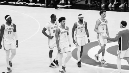 开云线上入口-涅槃重生？乔纳森-库明加Ins晒球队赛场照与球迷分享